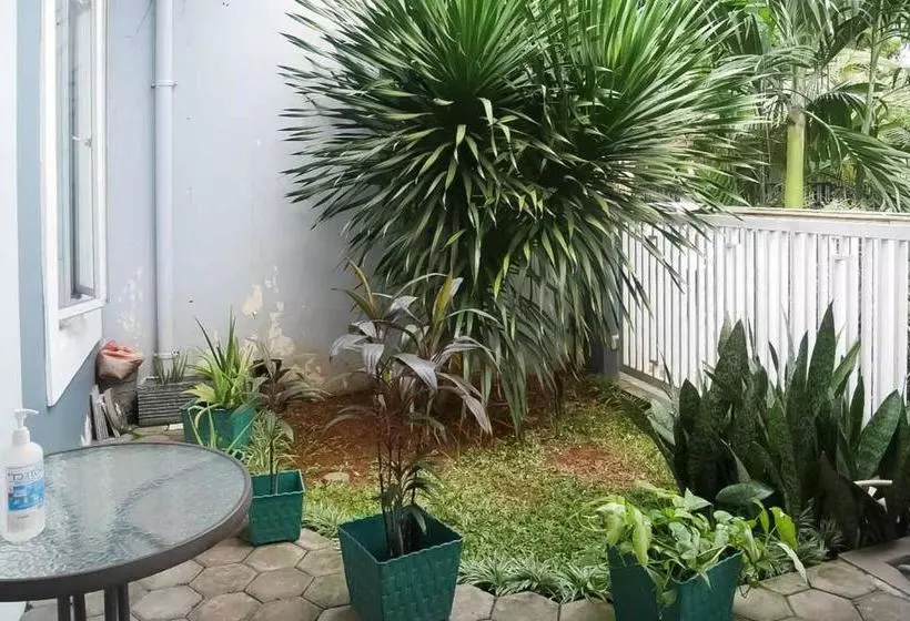 ペンション Elani Residence Bintaro Syariah Redpartner