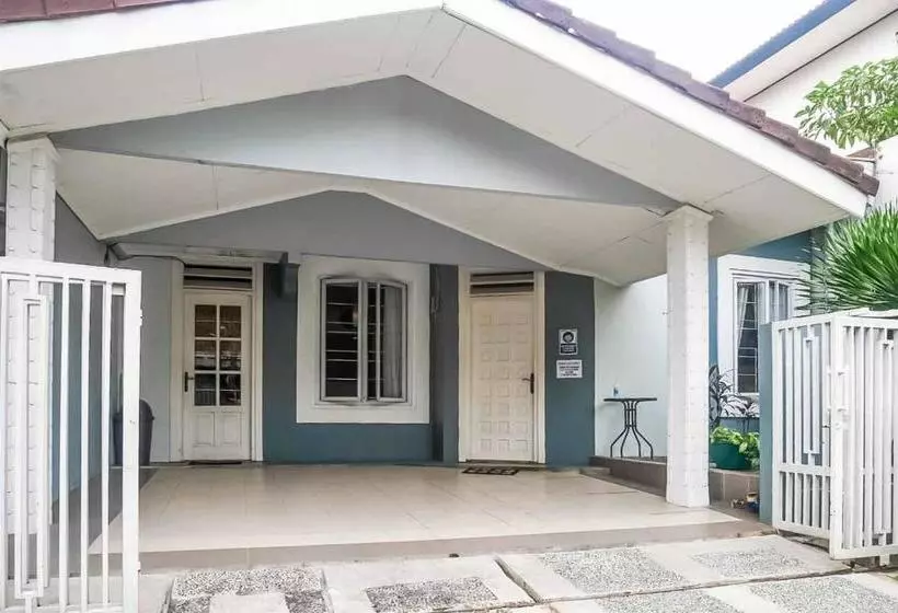 ペンション Elani Residence Bintaro Syariah Redpartner