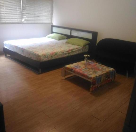 פנסיון Thailand Taxi Apartment Hostel