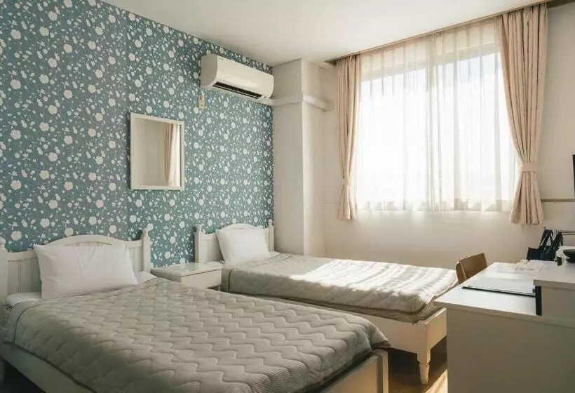 Hotelli Swan Lake Nagara