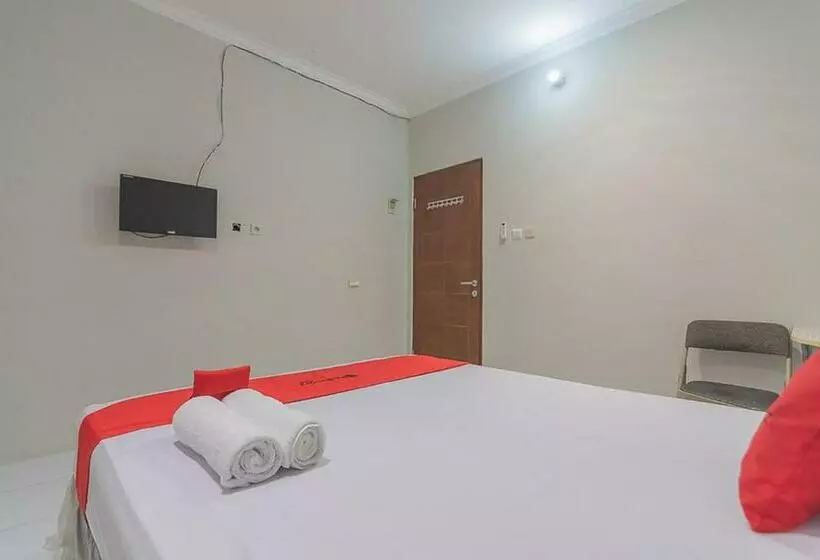 ペンション Reddoorz Plus At Bukit Cinta Street Balikpapan
