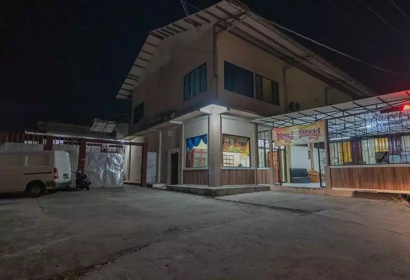 ペンション Reddoorz Plus At Bukit Cinta Street Balikpapan