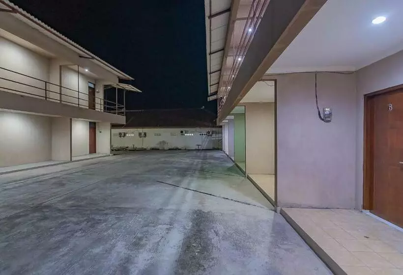 ペンション Reddoorz Plus At Bukit Cinta Street Balikpapan