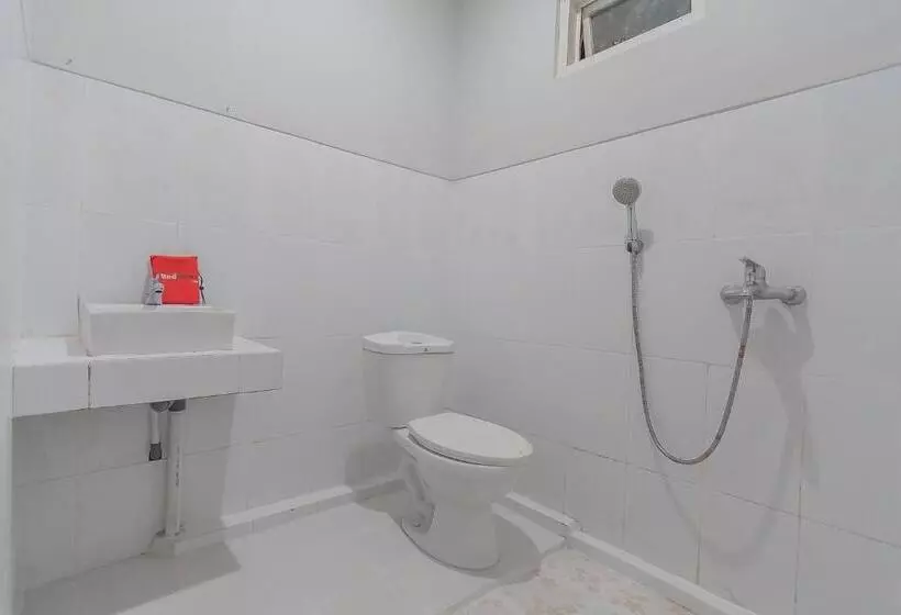 ペンション Reddoorz Plus At Bukit Cinta Street Balikpapan