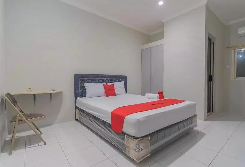 ペンション Reddoorz Plus At Bukit Cinta Street Balikpapan