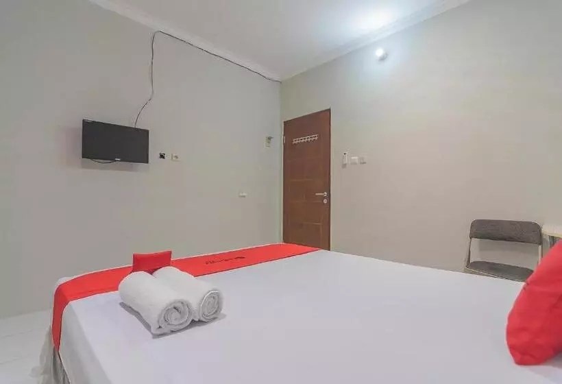 ペンション Reddoorz Plus At Bukit Cinta Street Balikpapan