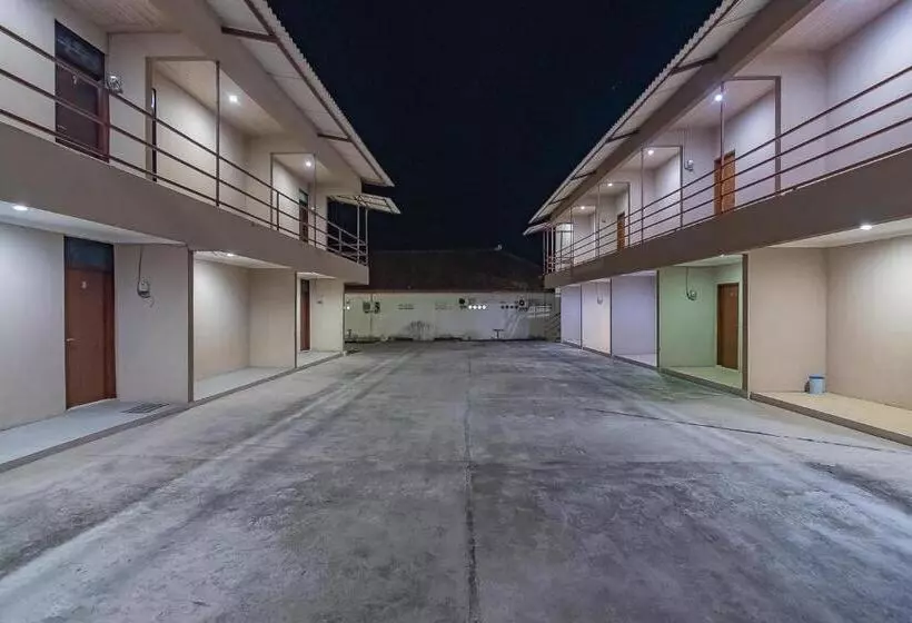 ペンション Reddoorz Plus At Bukit Cinta Street Balikpapan