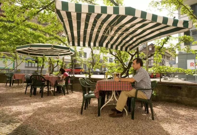 Retkeilymaja Gasthof Bären Laupen