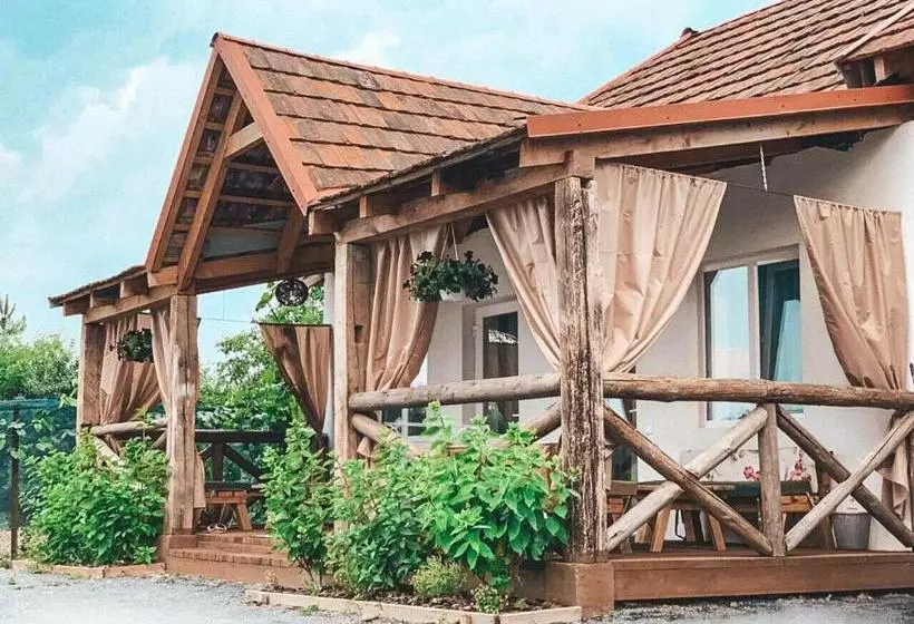 Retkeilymaja Villa Lukash