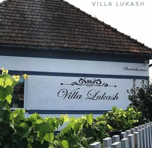 Retkeilymaja Villa Lukash