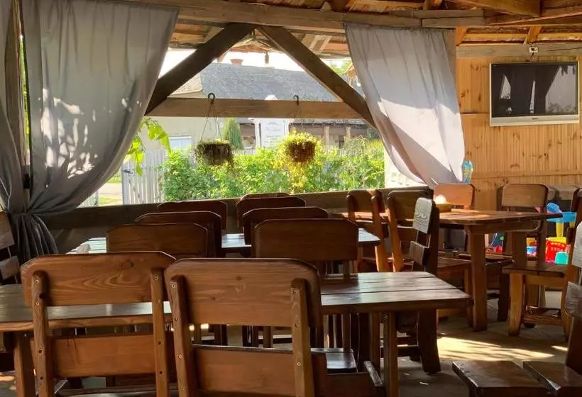 Retkeilymaja Villa Lukash