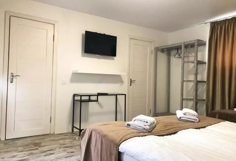 Retkeilymaja Villa Lukash