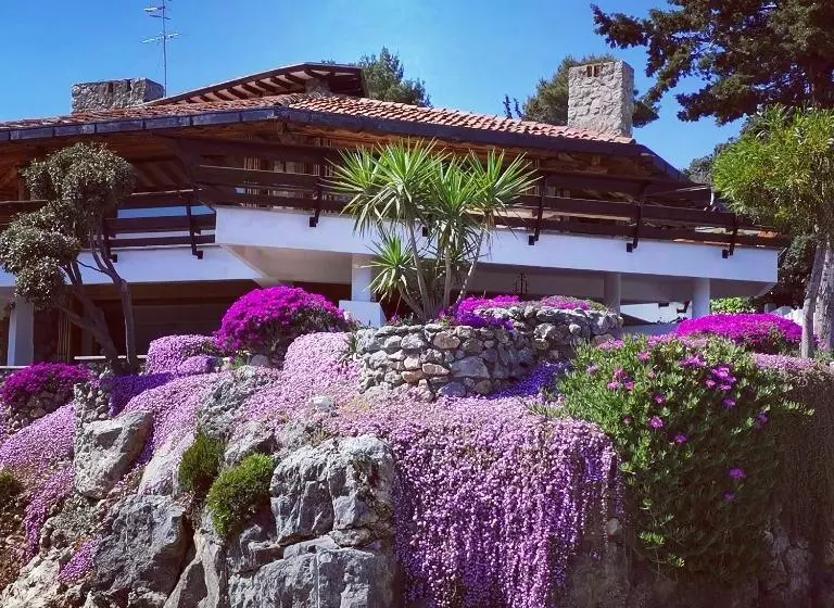 Aamiaismajoitus (B&B) Villa Valdroni