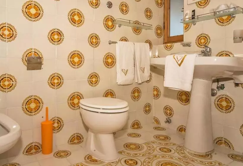 Aamiaismajoitus (B&B) Villa Valdroni