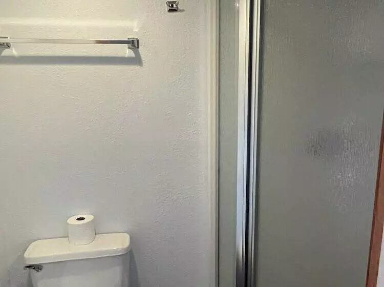 Brown Bear Saloon & Motel