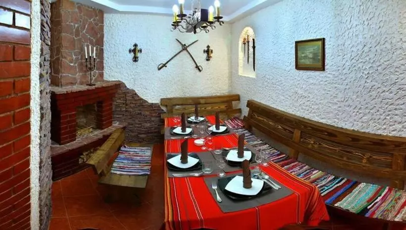 Hotelli Medzhybozhskiy Zamok