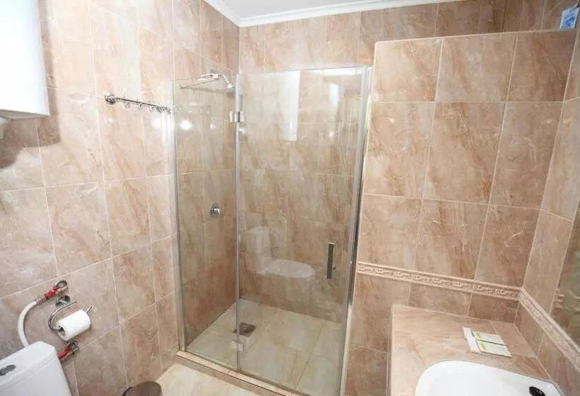 Hotelli Medzhybozhskiy Zamok