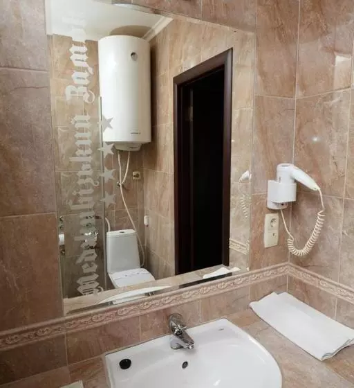 Hotelli Medzhybozhskiy Zamok