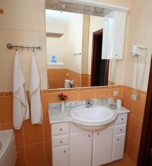 Hotelli Medzhybozhskiy Zamok