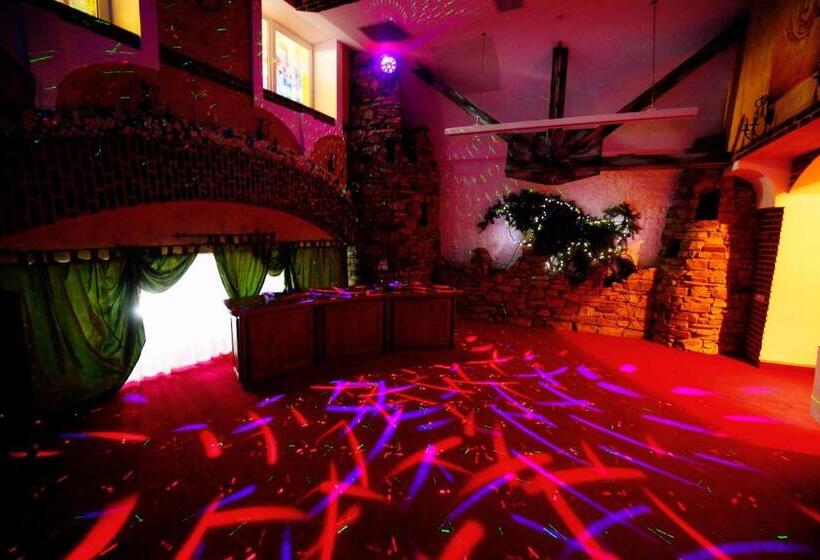 בית מלון כפרי Medzhybozhskiy Zamok