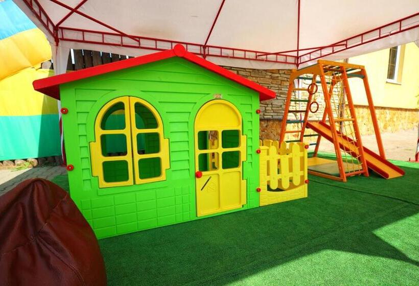 בית מלון כפרי Medzhybozhskiy Zamok