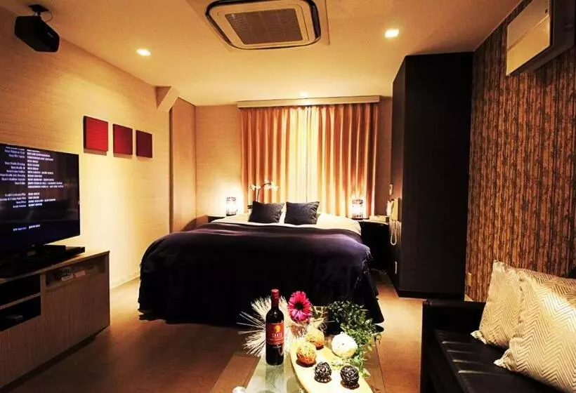 ホテル O2  Adult Only