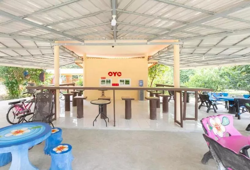 Hotelli Oyo 75359 Thaiburi Thara Resort