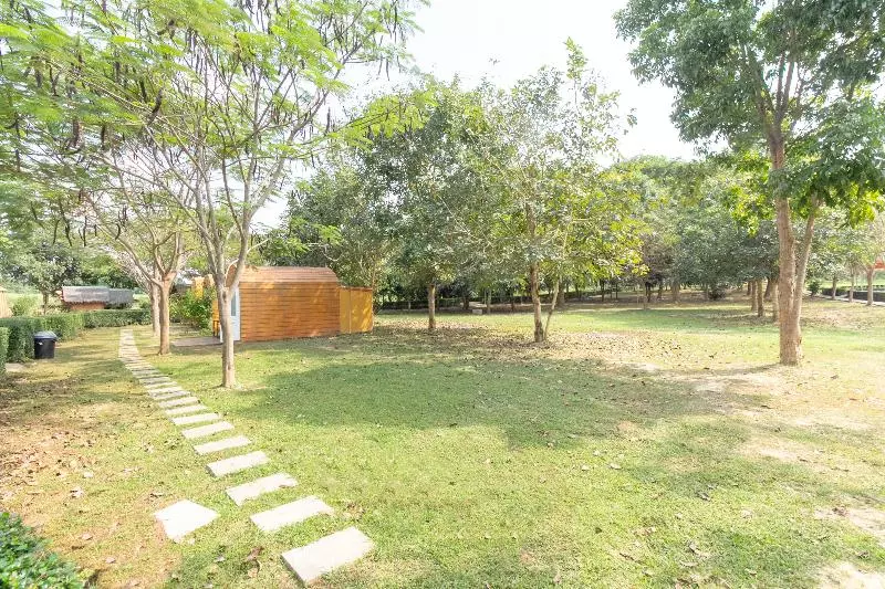 Hotelli Oyo 75359 Thaiburi Thara Resort