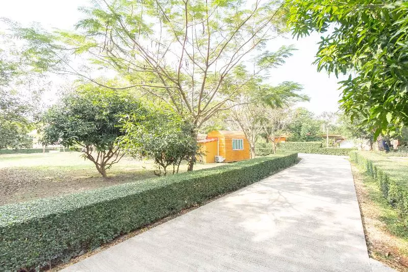 Hotelli Oyo 75359 Thaiburi Thara Resort