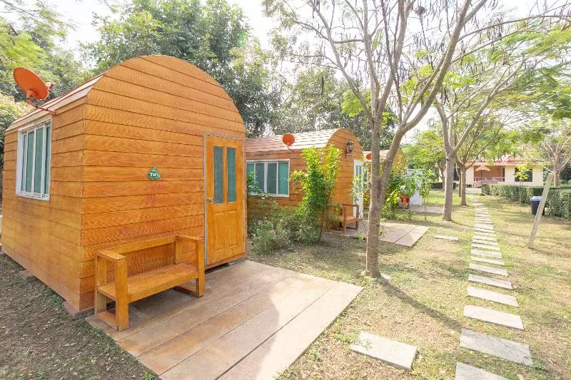 Hotelli Oyo 75359 Thaiburi Thara Resort