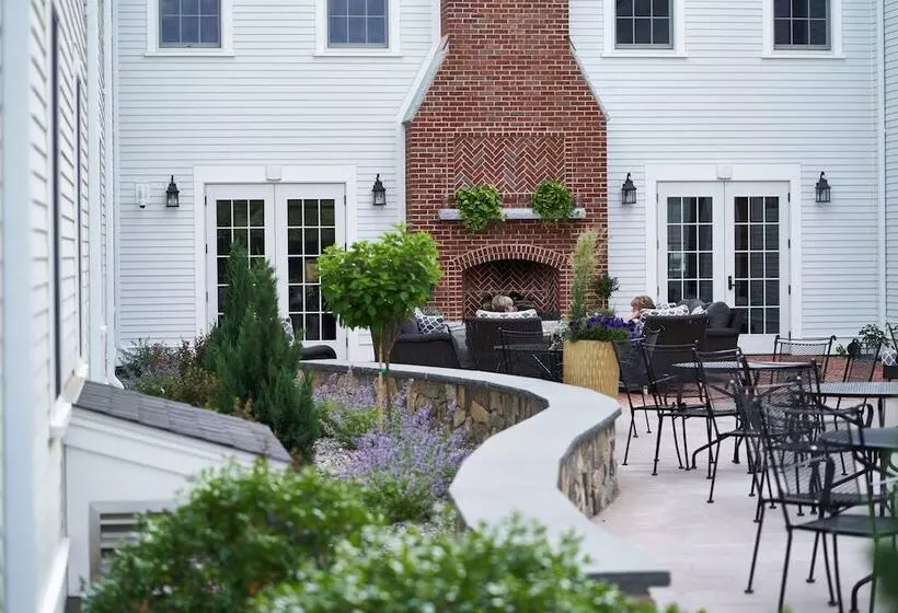 Hotelli The Groton Inn