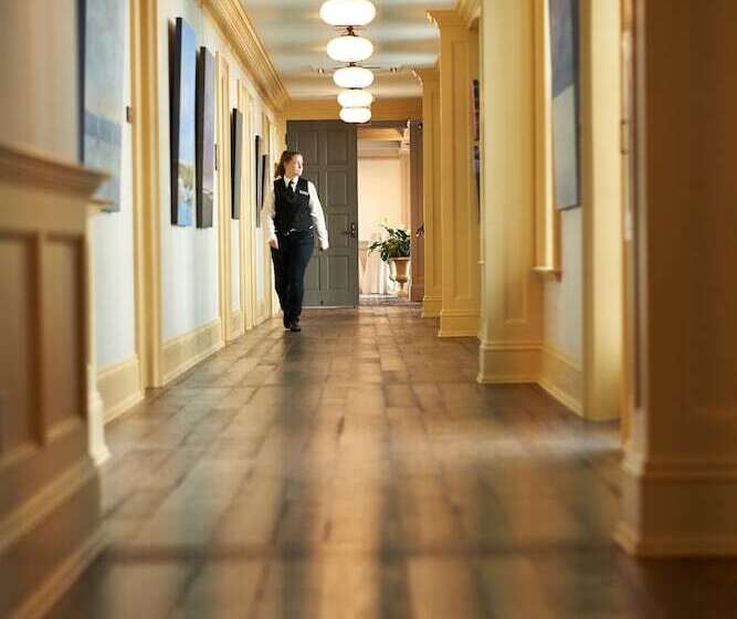 בית מלון כפרי The Groton Inn