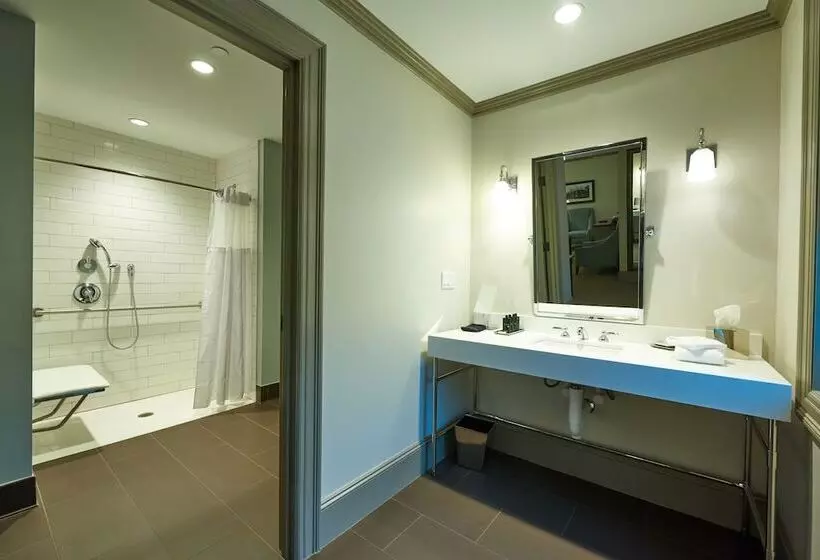 Hotelli The Groton Inn