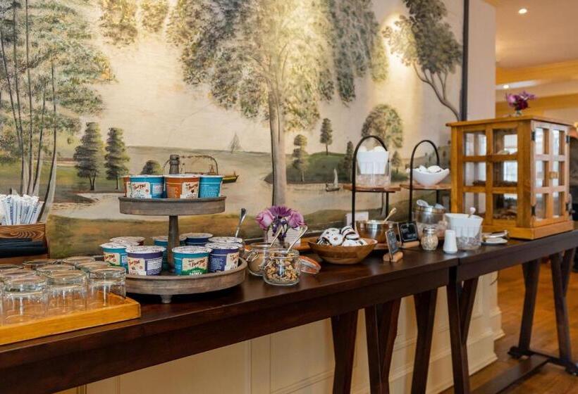 בית מלון כפרי The Groton Inn