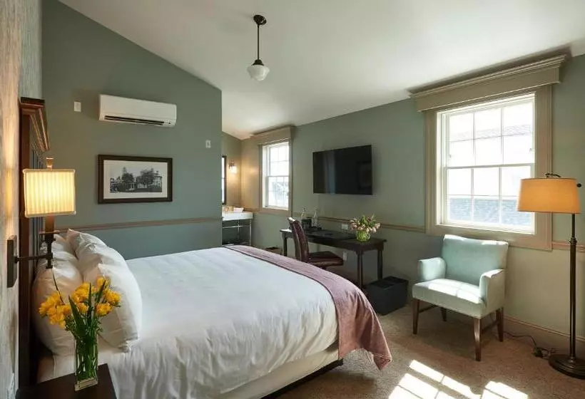 Hotelli The Groton Inn