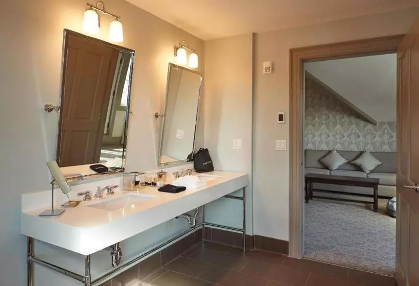 Hotelli The Groton Inn