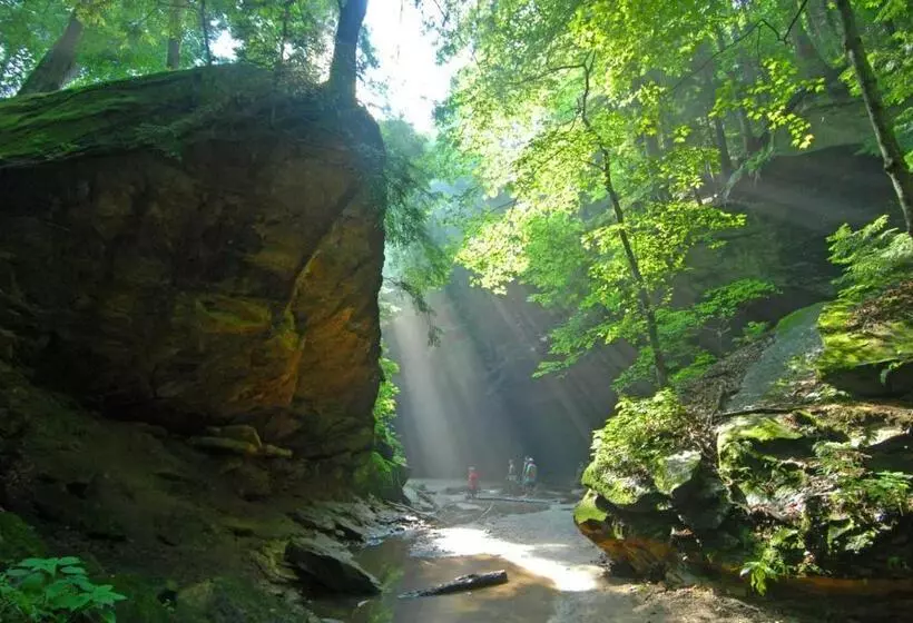 Hotelli Turkey Run Inn & Cabins