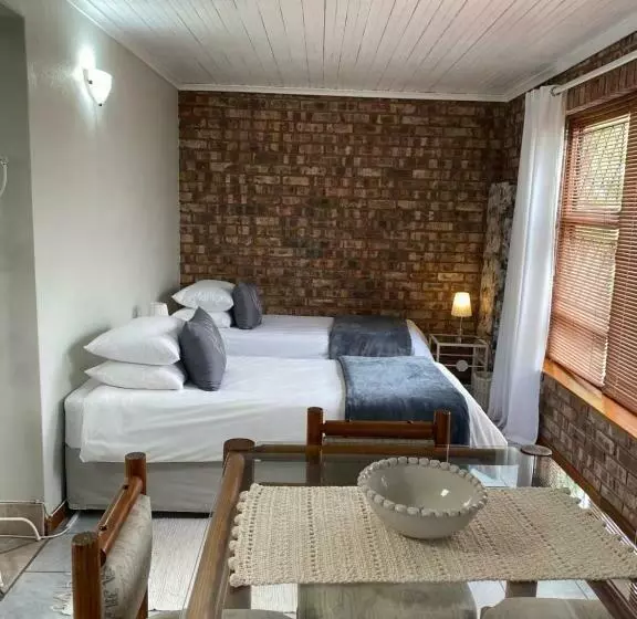 Majatalo Glenelg Road Guesthouse