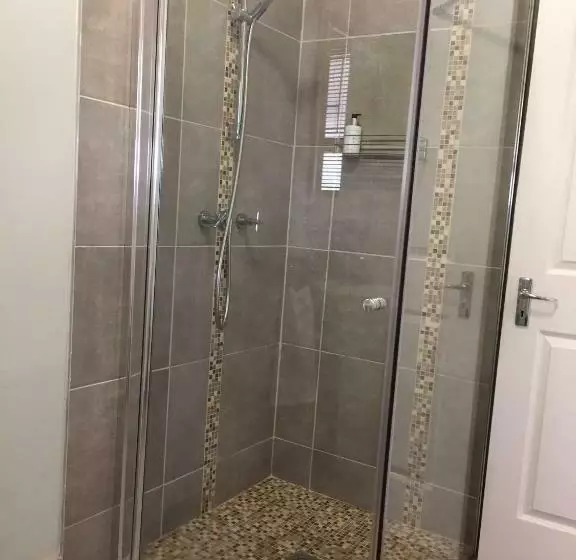 Majatalo Glenelg Road Guesthouse