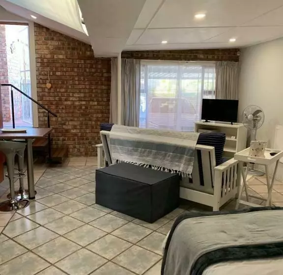 Majatalo Glenelg Road Guesthouse