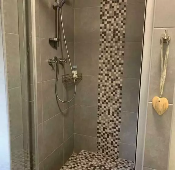 Majatalo Glenelg Road Guesthouse