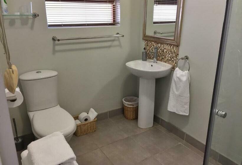 Pension Glenelg Road Guesthouse