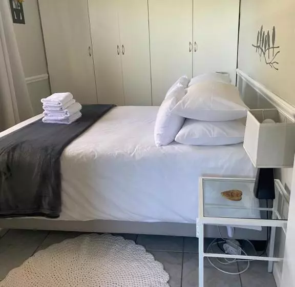 Majatalo Glenelg Road Guesthouse