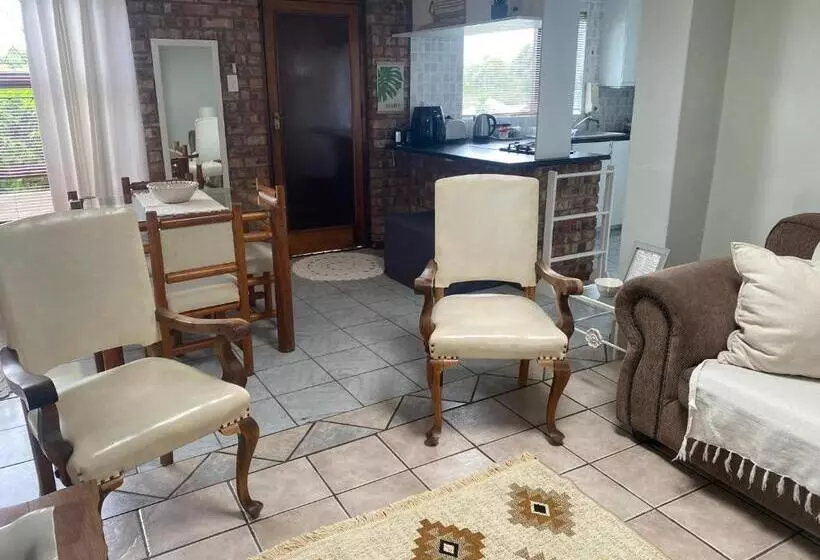 Majatalo Glenelg Road Guesthouse