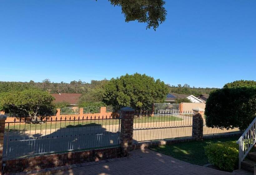 Pension Glenelg Road Guesthouse