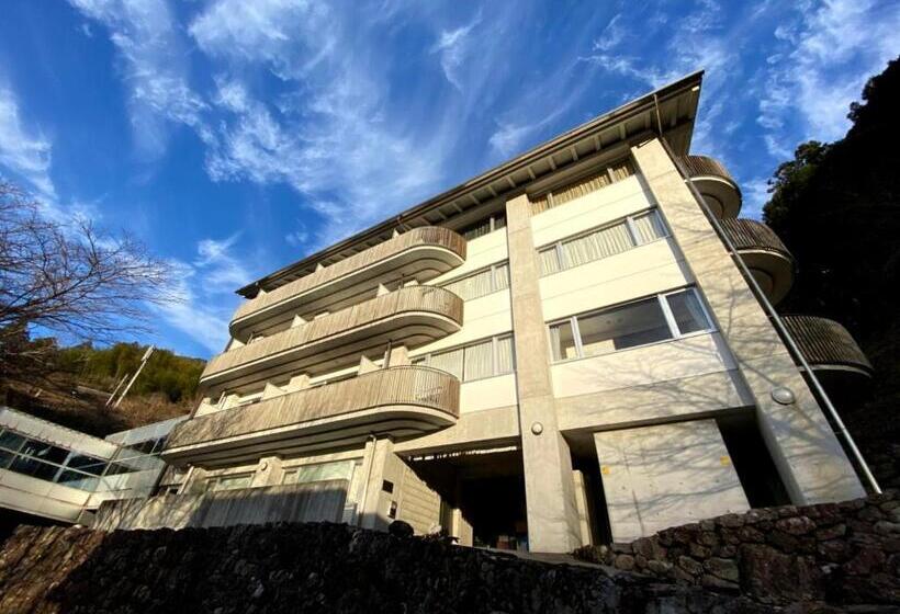 渡假胜地 Qraud Tosawashi Kougeimura