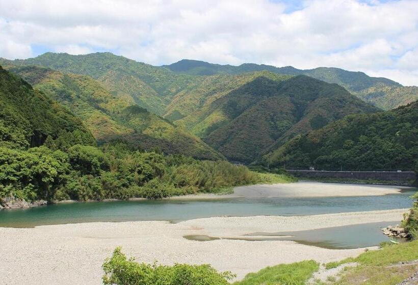 渡假胜地 Qraud Tosawashi Kougeimura