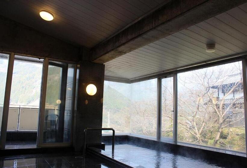 渡假胜地 Qraud Tosawashi Kougeimura