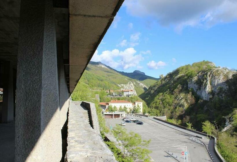 Retkeilymaja Arantzazu Aterpetxea