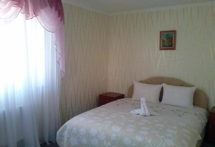 فندق صغير Kak V Gostinice